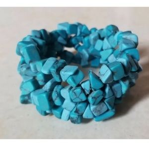 TURQUOISE CHIP STONES WIDE STRETCHABLE BRACELET FASHION.